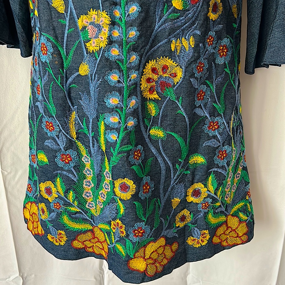 Alice + Olivia Super Cute Boho Embroidered Floral Mini Dress **Size XS** 🌸🌺 - Picture 4 of 6